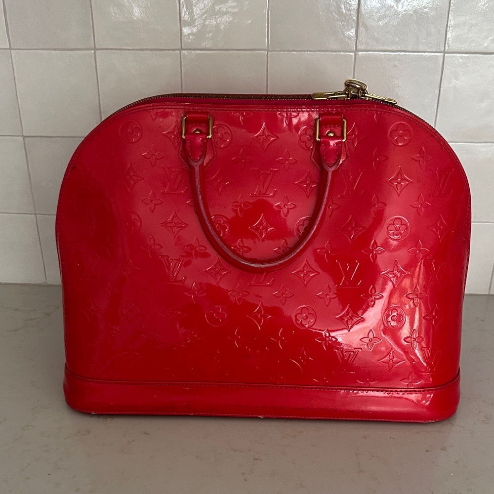 Louis Vuitton Red Vernis Alma Satchel  GM(Grand Modèle) 15.25 in/ 15.25 in /38cm - Picture 3 of 4